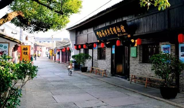 庆亲王奕劻比和珅还贪,比李鸿章更罪恶,溥仪怒骂:大清的掘墓人