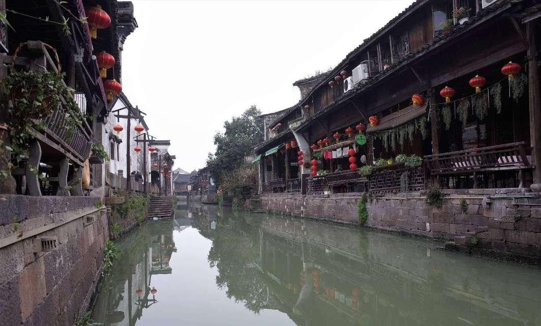 假日大厦